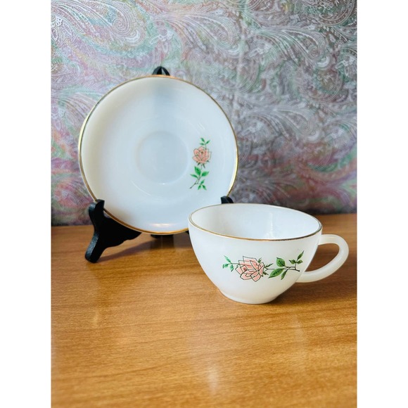Vintage Anchor Hocking Fire king oven ware tea, cup and saucer - Picture 6 of 10